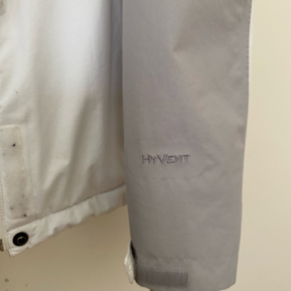 The North Face Women's White & Light Gray Ski Jacket with Removable Hood - Picture 13 of 16
